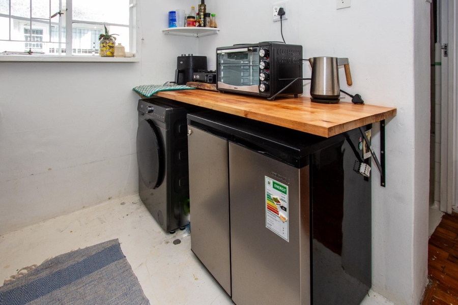 To Let 1 Bedroom Property for Rent in Vredehoek Western Cape